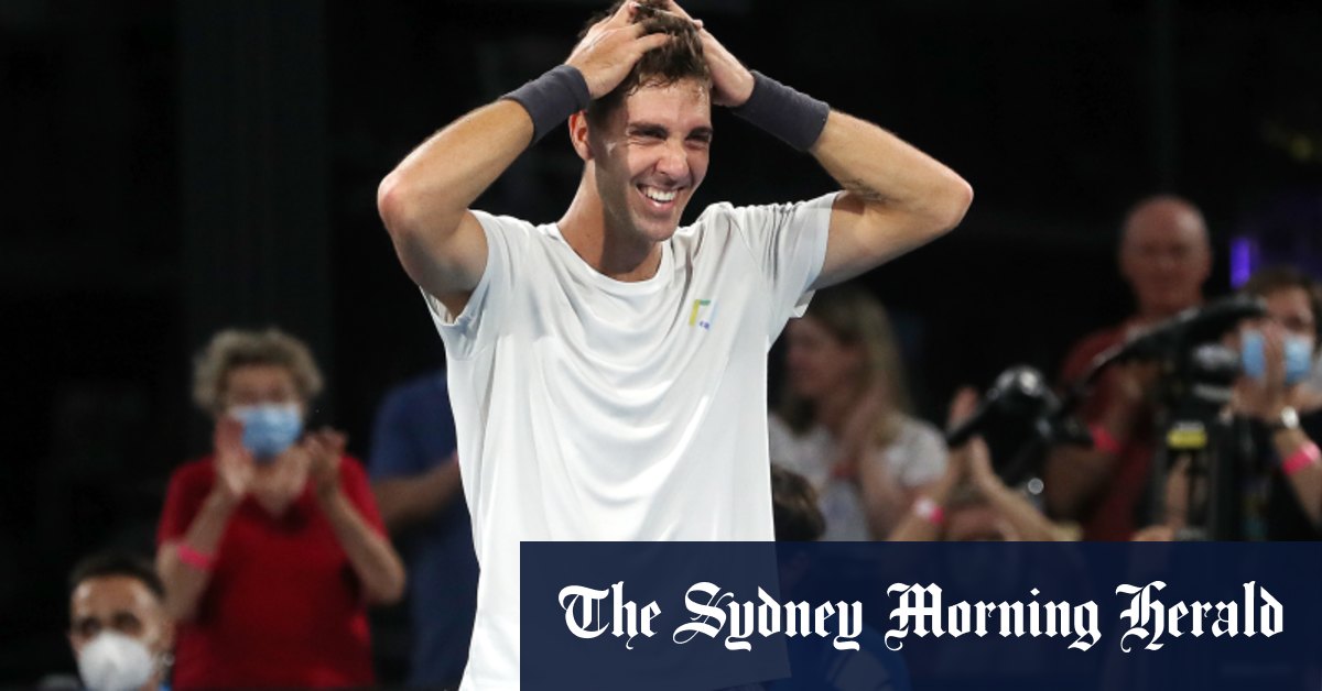Thanasi Kokkinakis tempère les attentes du titre d'Adélaïde au milieu du "spectacle de Novak Djokovic"