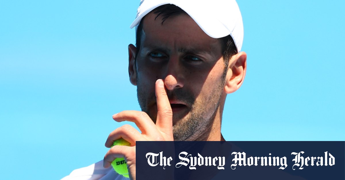 Djokovic de retour sur Rod Laver mais aux prises avec un problème de jambe