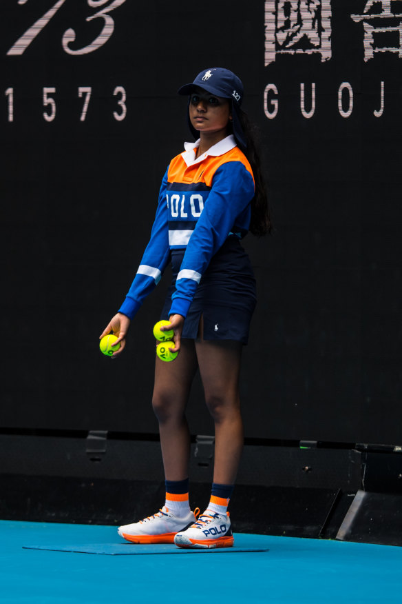 Ballgirl à l'Open d'Australie 2022 à Ralph Lauren.