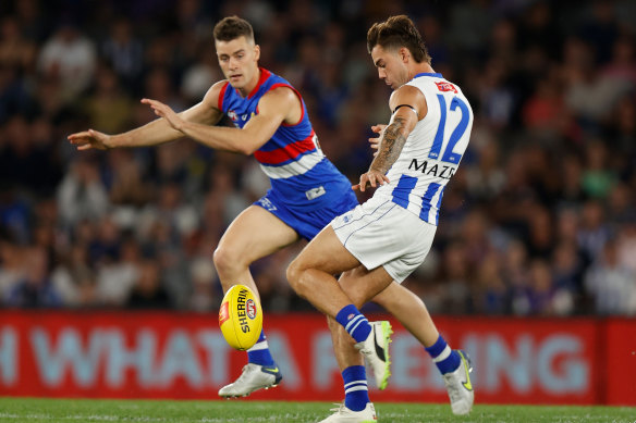 Jy Simpkin de North Melbourne coche les bonnes cases pour devenir le prochain skipper des Kangourous.