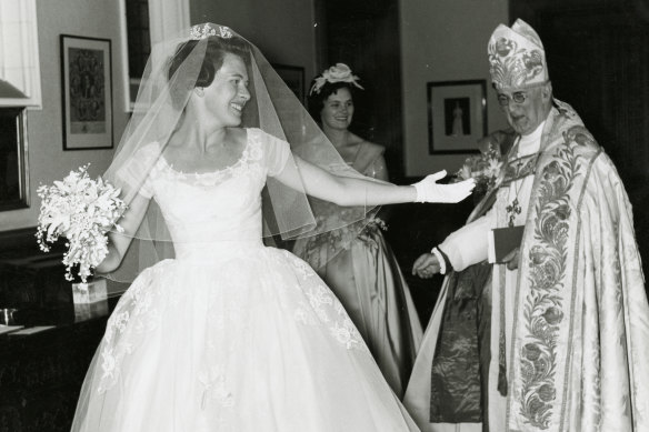 Diana Fisher photographiée le jour de son mariage.