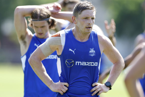 Jack Ziebell ressent la chaleur à l'entraînement.