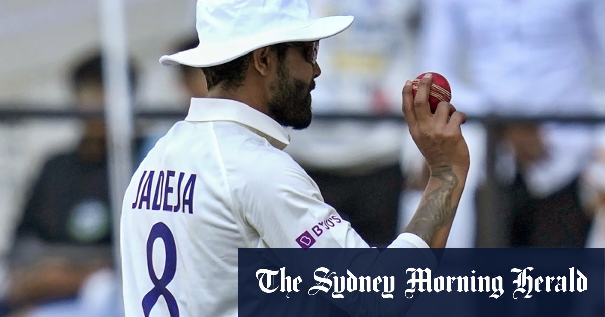 La manipulation du ballon par Jadeja fait sourciller