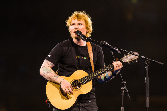 Plus de 80 000 fans ont afflué pour voir Sheeran vendredi.