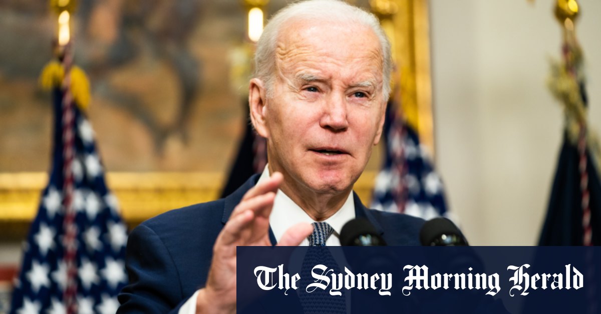 Biden insiste sur le fait que le système bancaire est sûr après l'effondrement de deux banques