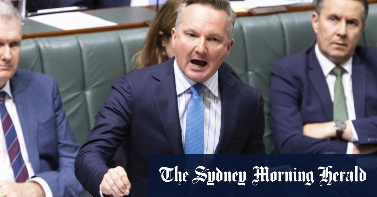 Chris Bowen regarde Adam Bandt après l'alerte climatique des Nations Unies