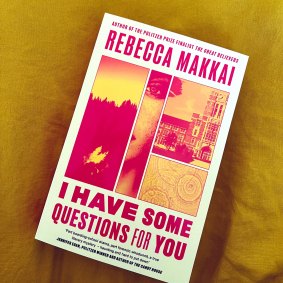 J'ai quelques questions pour vous, de l'écrivaine américaine Rebecca Makkai.