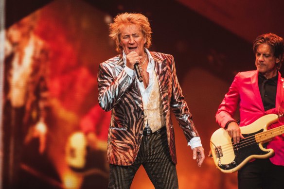 Rod Stewart s'exprime lors de sa tournée australienne de 2023, photographiée le 14 mars à la Rod Laver Arena.