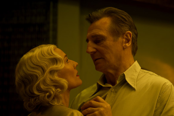 Diane Kruger joue la femme fatale qui engage Marlowe pour retrouver une personne disparue - son amant. 