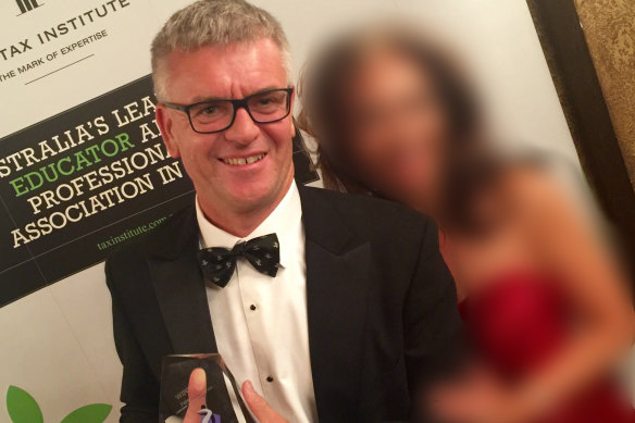 L'ancien associé de PwC, Peter Collins, fait maintenant l'objet d'une enquête criminelle sur la fuite de plans gouvernementaux confidentiels visant à lutter contre l'évasion fiscale des entreprises.