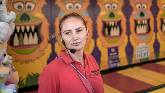 « Je suis rentrée à la maison et j'ai aidé maman et papa et je suis restée » : Elle Bell.