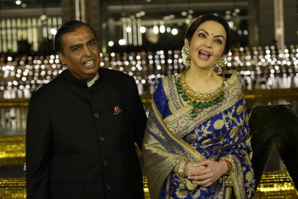Le milliardaire Mukesh Ambani, président et directeur général de Reliance Industries, et sa femme Nita, propriétaires de l'une des maisons les plus chères du monde.