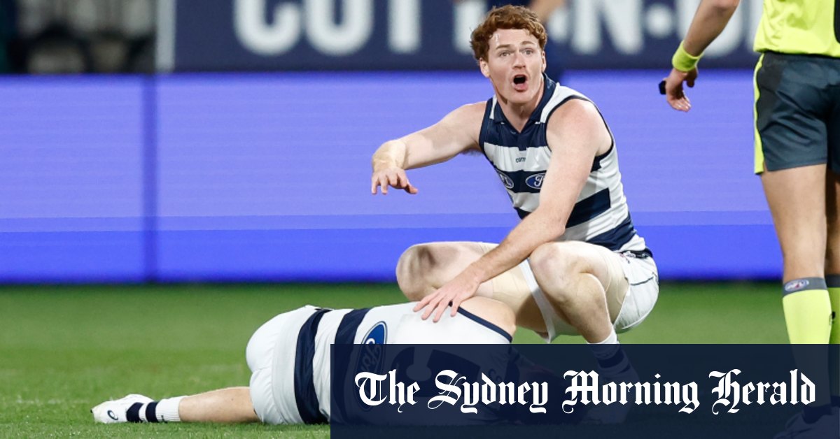 L'entraîneur de Geelong, Chris Scott, fait l'éloge de Gary Rohan pour s'être remis de la collision avec Jeremy Cameron ;  déclare qu'il ne laissera pas Patrick Dangerfield jouer malgré la douleur