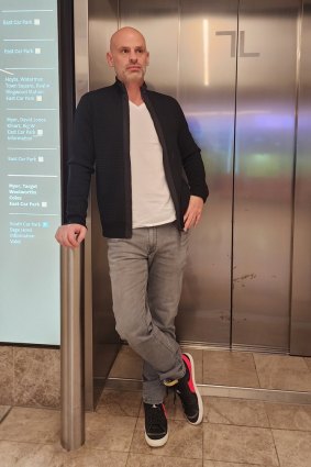 Giles Kirkham, 49 ans, est l'un des nombreux Australiens à avoir reçu un diagnostic de claustrophobie.