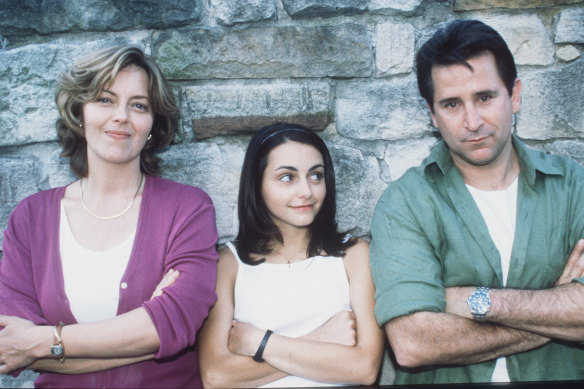 Greta Scacchi, Pia Miranda et Anthony LaPaglia dans À la recherche d'Alibrandi. 