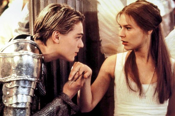 Leonardo DiCaprio et Claire Danes ont joué dans Roméo et Juliette de Baz Luhrmann.