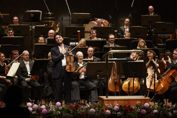Le talent de Ray Chen en tant que musicien n'a d'égal que son sens du spectacle. 