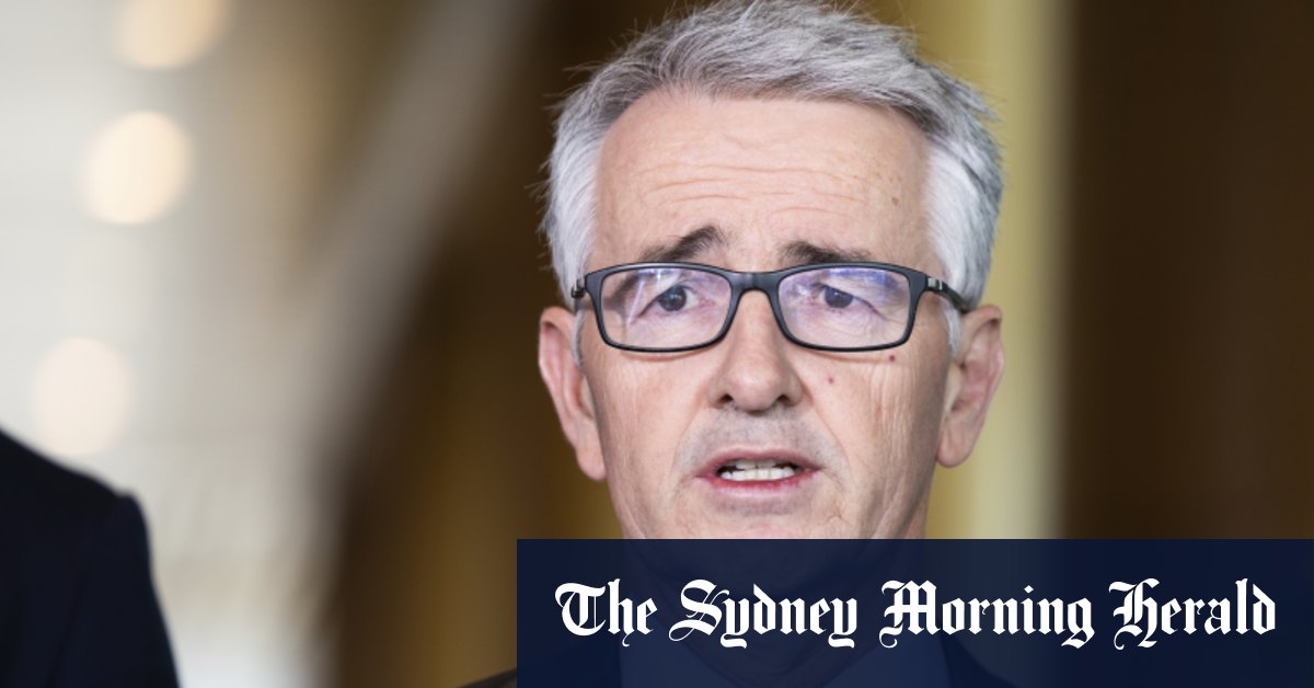 Le député de la coalition anti-vax Gerard Rennick a été largué