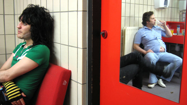 Noel Fielding et le comédien Rich Fulcher lors du tournage de The Mighty Boosh.