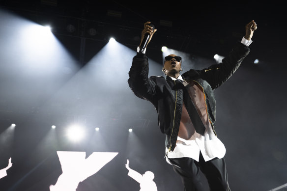 Little Simz a un son festif, informé et stimulant qui lui est propre.