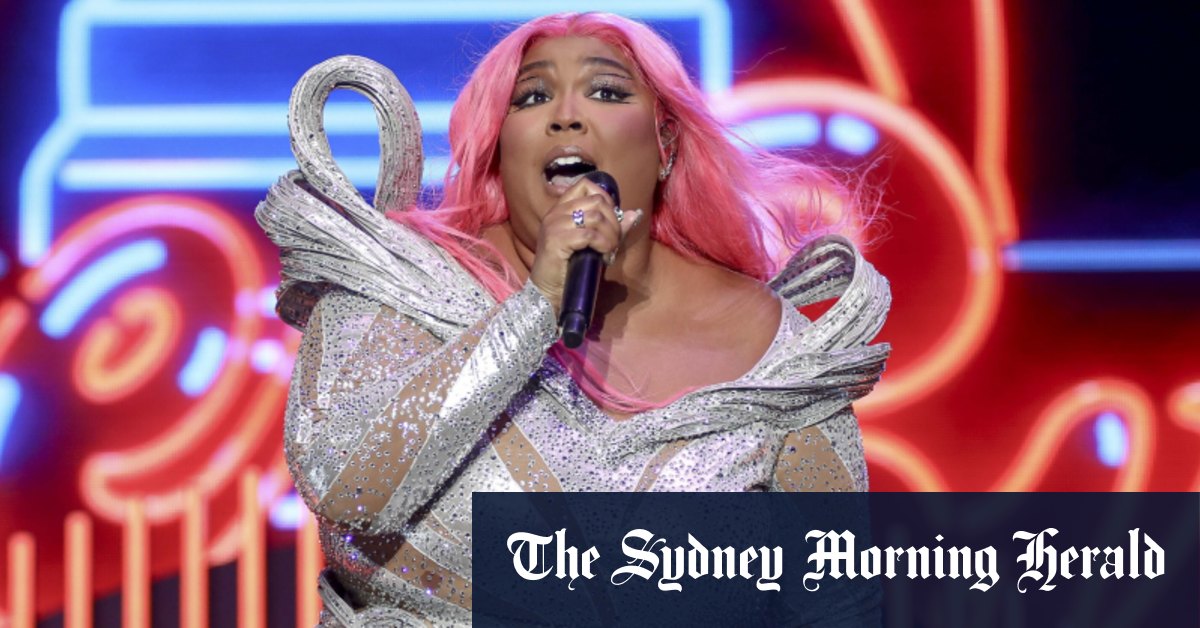 la chanteuse dit qu'elle n'est pas la méchante des allégations de ses anciens danseurs »