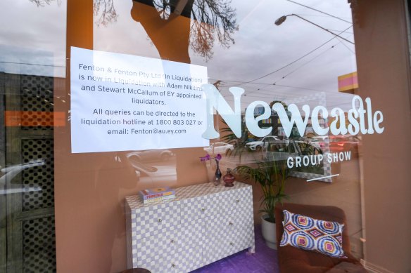 Un avis de liquidation au showroom Prahran de Fenton & Fenton.