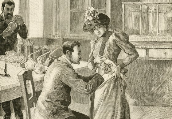 Cette gravure de 1893 montre Waldemar Haffkine (1860-1930) vaccinant une femme contre le choléra à l'Institut Pasteur de Paris.