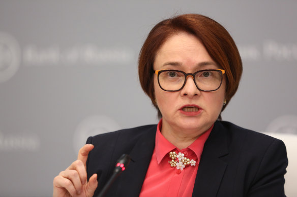 La gouverneure de la Banque de Russie, Elvira Nabiullina, a cité à plusieurs reprises la détérioration des échanges comme principale raison de la faiblesse du rouble, mais elle a été critiquée par le Kremlin.