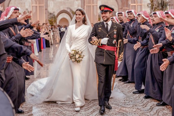 La princesse Rajwa Al Saif a abandonné les talons lorsqu'elle s'est mariée avec le prince héritier jordanien Hussein en juin.