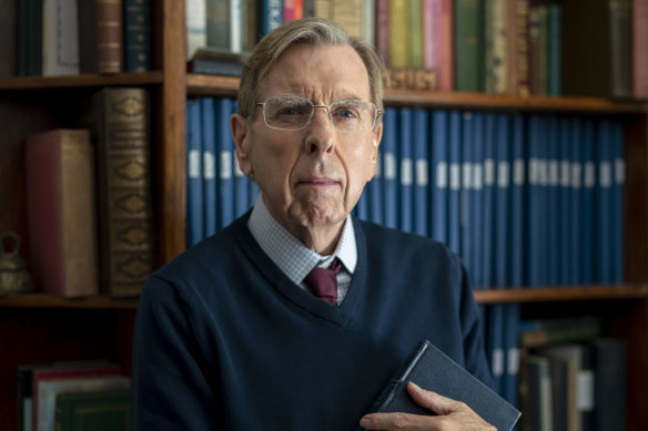 Field a dit à Peter Farquhar (Timothy Spall), un chrétien dévoué, qu'il l'aimait et qu'il s'était ajouté au testament de Farquhar.
