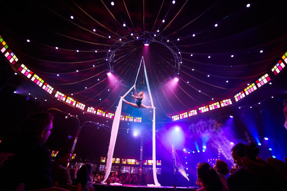 CIRQUE - Le spectacle est également apparu au Melbourne Comedy Festival.