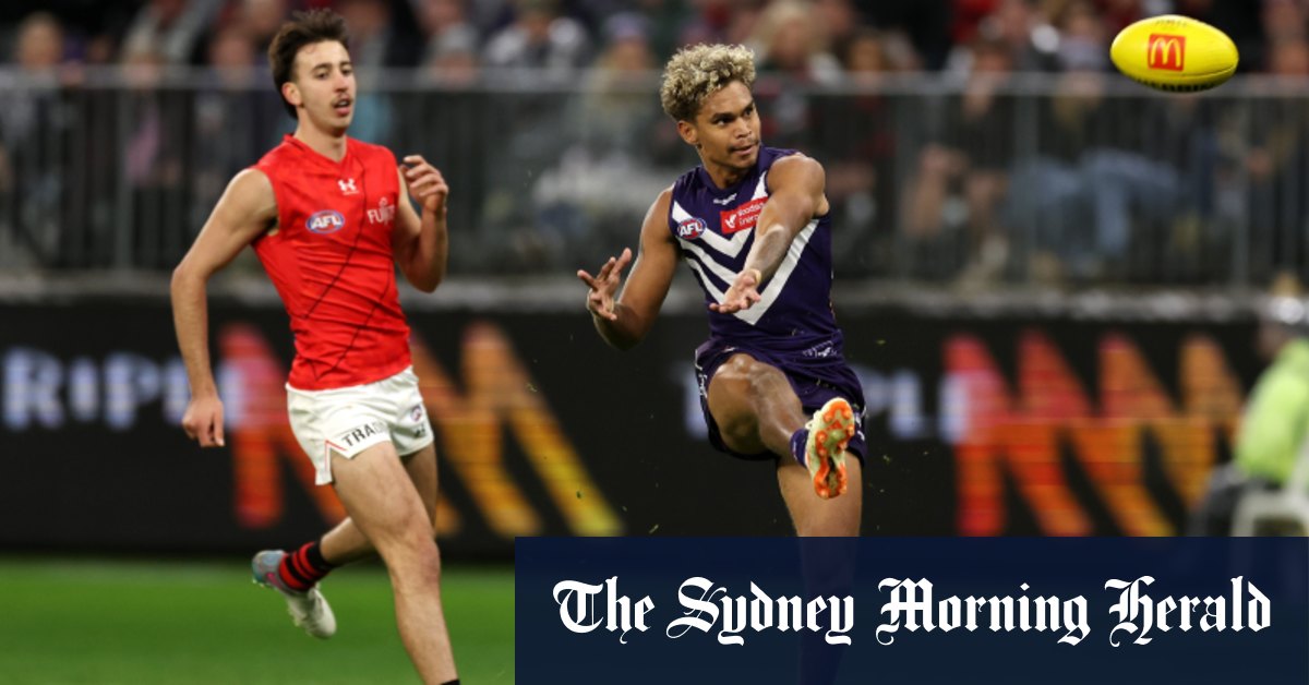 L'ailier en forme Liam Henry demande aux Fremantle Dockers de l'échanger