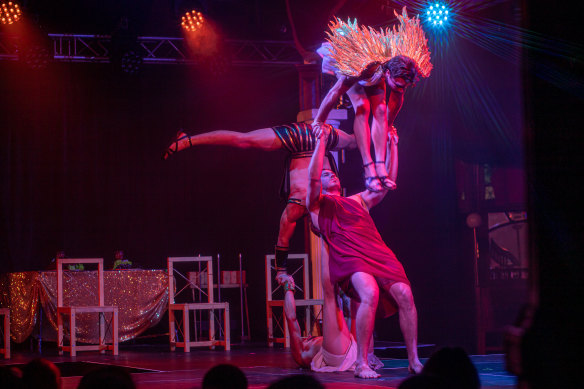 Thomas Gorham, Callan Harris, Liam Drummer et Jordan Twartz se produisent à Godz à Perth.