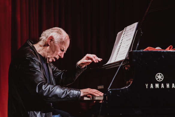 Aujourd'hui âgé de 82 ans, le pianiste Mike Nock souligne une fois de plus pourquoi il est une icône du jazz australien.