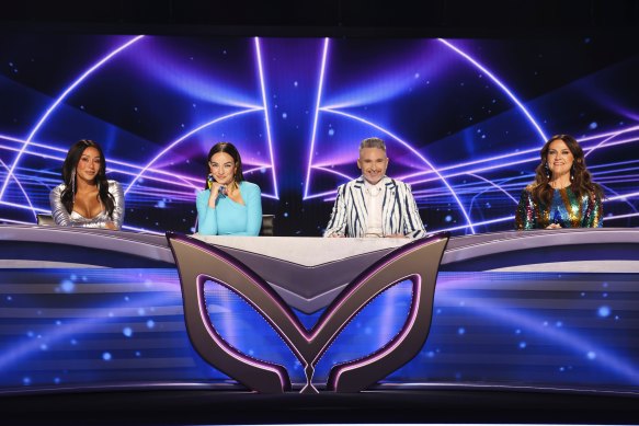 Le jury de cette année sur The Masked Singer Australia (de gauche à droite) : Mel B, Abbie Chatfield, Dave Hughes et Chrissie Swan. 