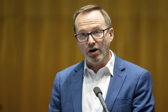 Le sénateur Vert David Shoebridge cherche à accéder à un rapport du gouvernement sur les impacts du changement climatique.