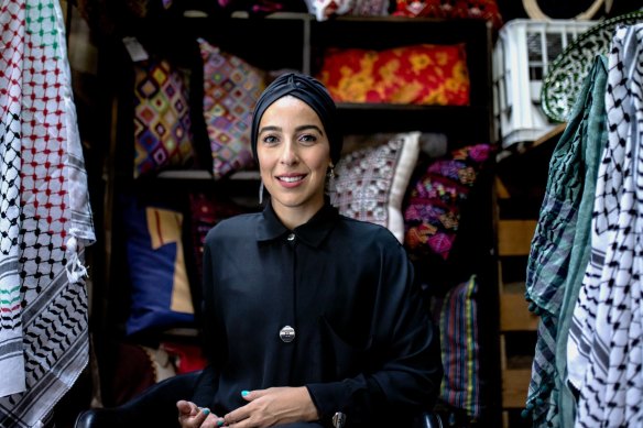 Le premier roman de Sara M. Saleh parle en partie d'honorer les femmes de sa famille.