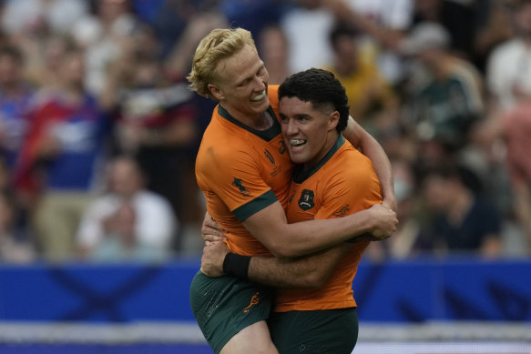 Carter Gordon fait la fête avec Ben Donaldson 