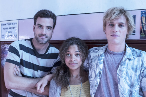 Daniel Ings, Antonia Thomas et Johnny Flynn dans la comédie romantique sous-estimée de Netflix Lovesick.