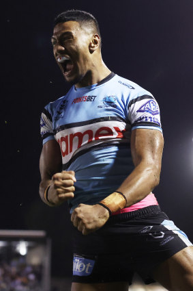 Ronaldo Mulitalo, candidat à l'ailier de l'année.