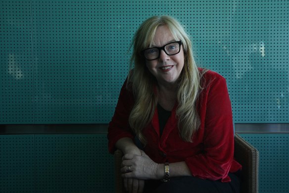 Le roman de Suzie Miller est en réalité un long traitement cinématographique de sa pièce, Prima Facie, écrite à la première personne.