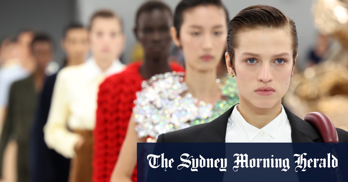 Comment prononcer Loewe, la marque de mode du moment