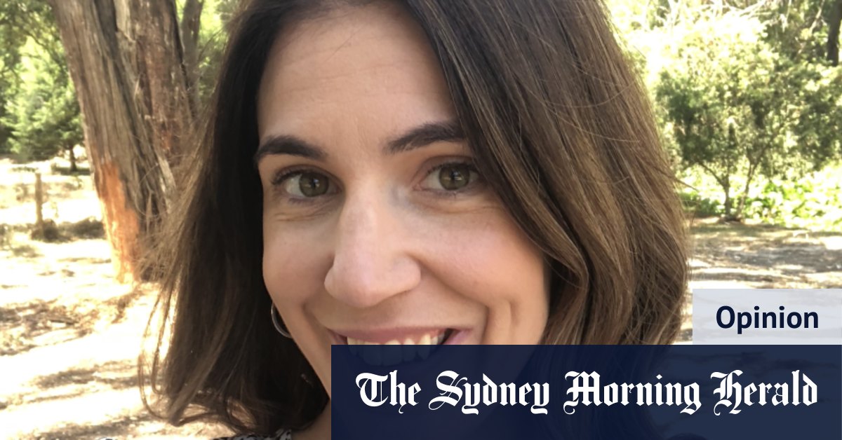 Donnez-moi des dents de vampire tordues sur un faux sourire blanc nacré n'importe quel jour