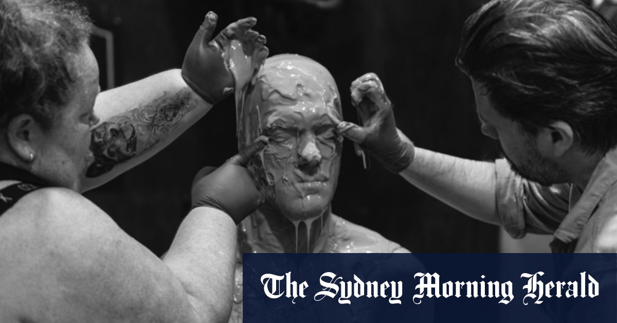 "Frankenstein" fait irruption sur scène, plus pertinent que jamais