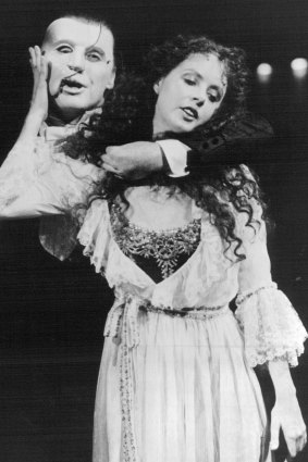 Michael Crawford et Sarah Brightman dans Le Fantôme de l'Opéra, juin 1997.