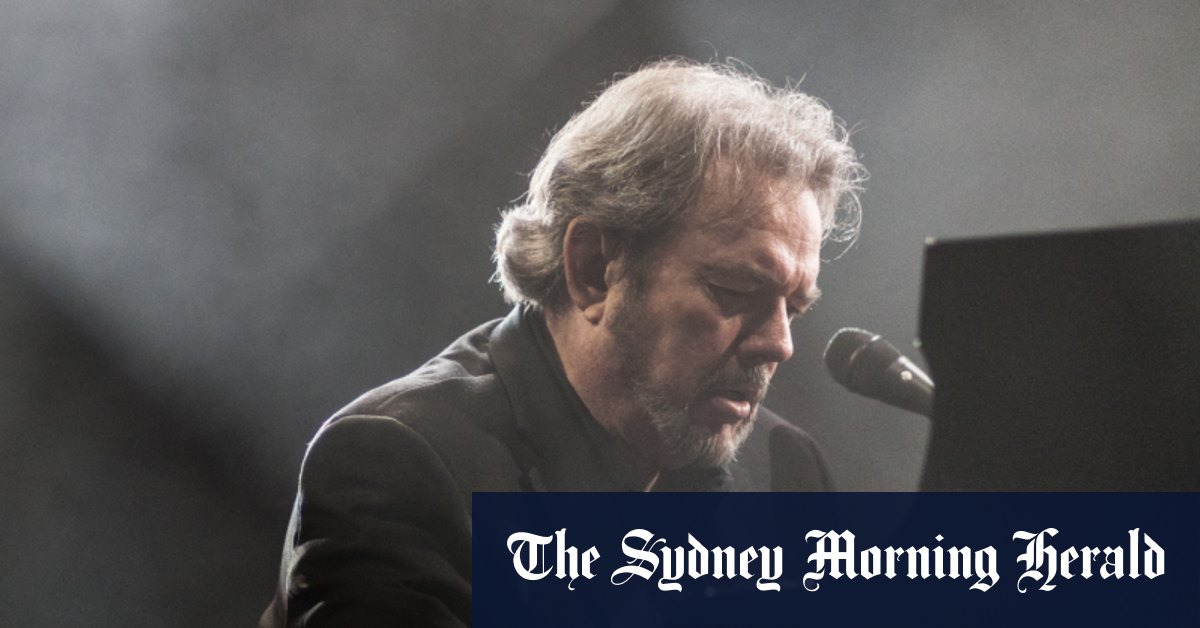 Des accidents de voiture, des consommations de drogue et une Joni Mitchell nue