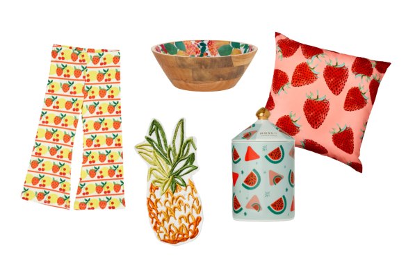 Pantalon enfant « Fruits » ;  Serviettes cocktail « Ananas » ;  Bol « Capri » ;  Bougie « Pastèque Crush » ;  Coussin d'extérieur « Fraises ».