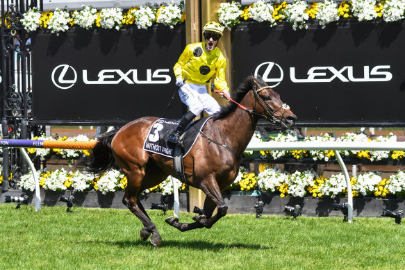 Without A Fight, monté par Mark Zahra, remporte la Melbourne Cup.