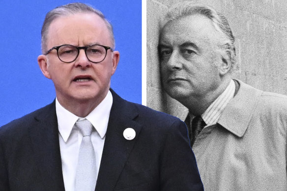 Albanese n'a pas voulu reproduire la pose de Gough Whitlam devant le « mur qui murmure » dans le Temple du Ciel de Pékin.