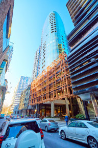 La tour de bureaux aux parois de verre située au 16 Claremont Street, à South Yarra, a une cote énergétique de trois étoiles.